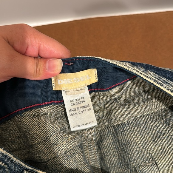 Diesel 2000s side zipper capris - Picture 7 of 7